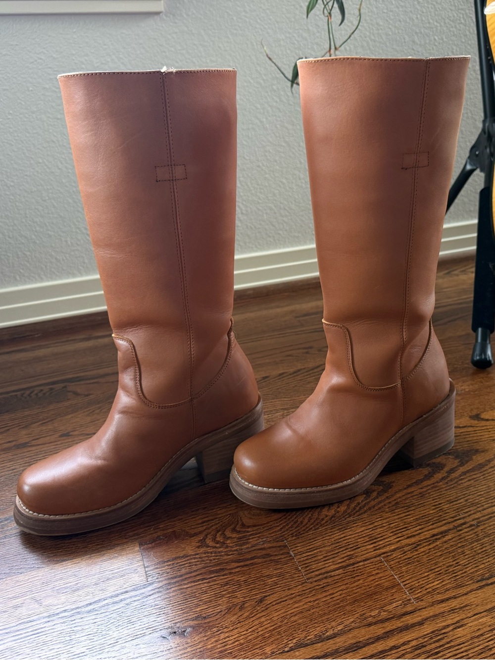 Brown Dingo Women’s Vagabond Campus Boots size 7.5 - Picture 2 of 5